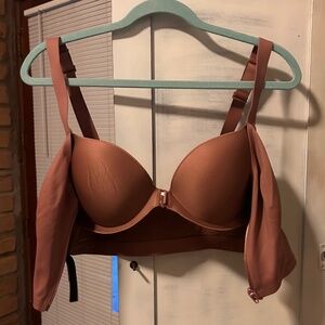 Victoria Secret Knockout Front Close Sports bra